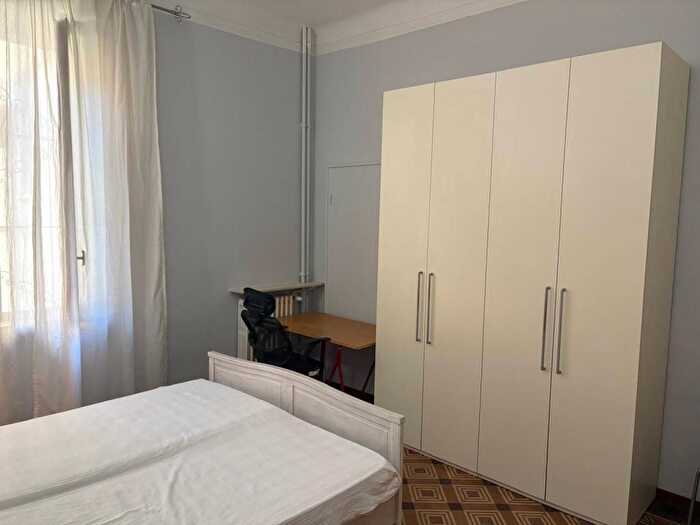 Appartamento trilocale in affitto in Viale Cassala, Navigli Darsena, Milano