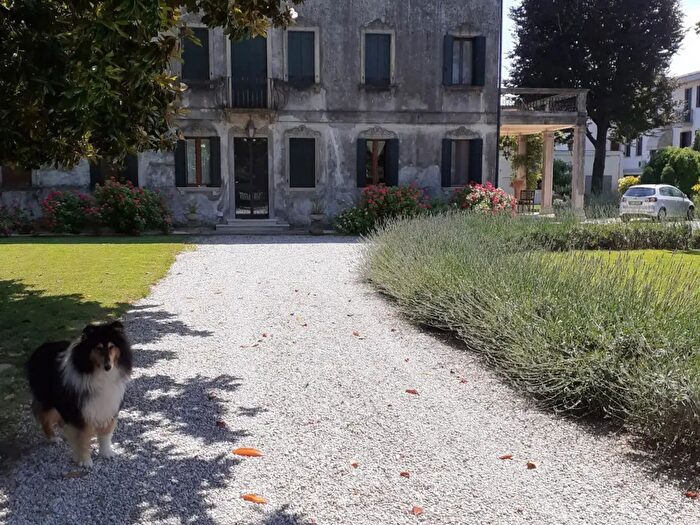 Casa con 6 locali in vendita in Mira