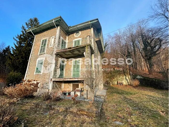Casa con 9 locali in vendita in Via Gisola, Pessinetto