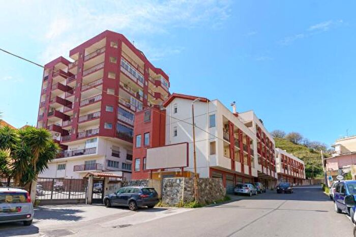 Appartamento trilocale in vendita in Via Comunale Santa Lucia, Messina