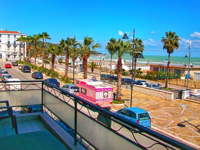 Appartamento con 6 locali in affitto in Viale Dalmazia, Vasto Marina, Vasto