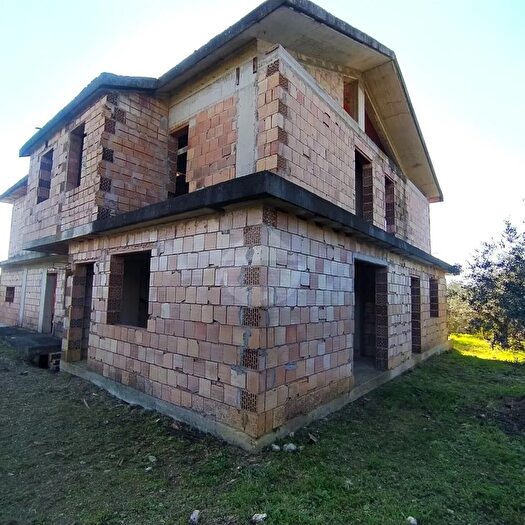 Casa con 10 locali in vendita in Formia