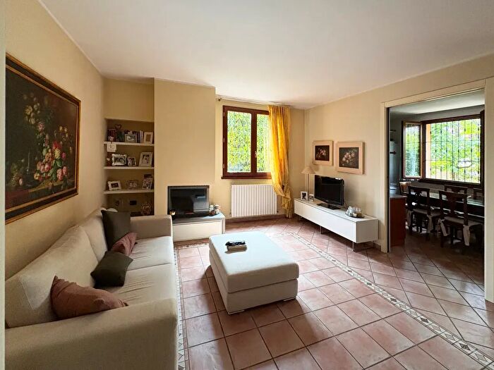 Casa con 6 locali in vendita in Rubiera