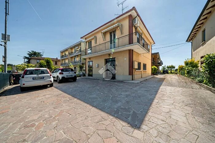 Casa quadrilocale in vendita in Via Savena Vecchia, Baricella