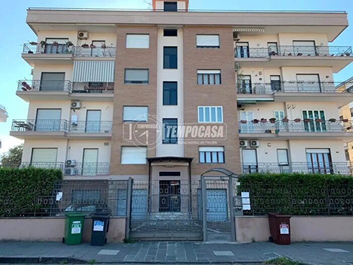 Appartamento trilocale in vendita in Via Ettore Corcioni, Aversa