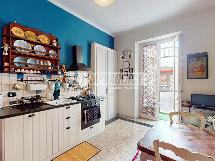 Appartamento con 5 locali in vendita in Via Giovanni Servais, Torino