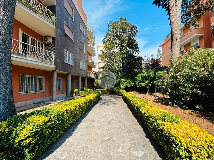Appartamento quadrilocale in vendita in Via dell'Annunziatella, Roma