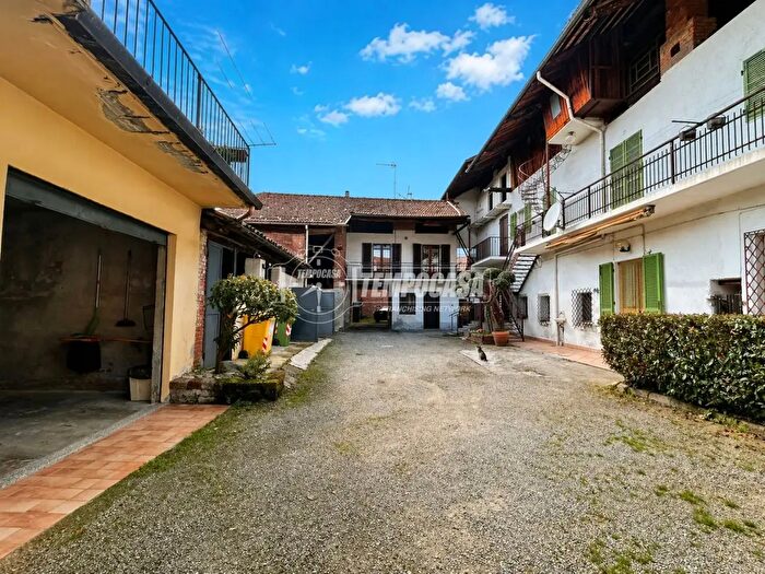 Appartamento trilocale in vendita in Via Oglianico Vittorio Emanuele, Oglianico