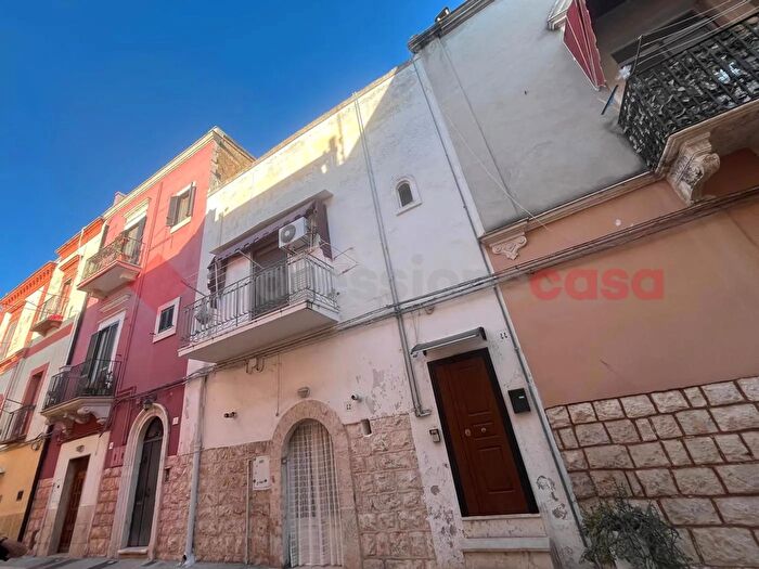 Appartamento trilocale in vendita in Via Santa Croce, Valenzano