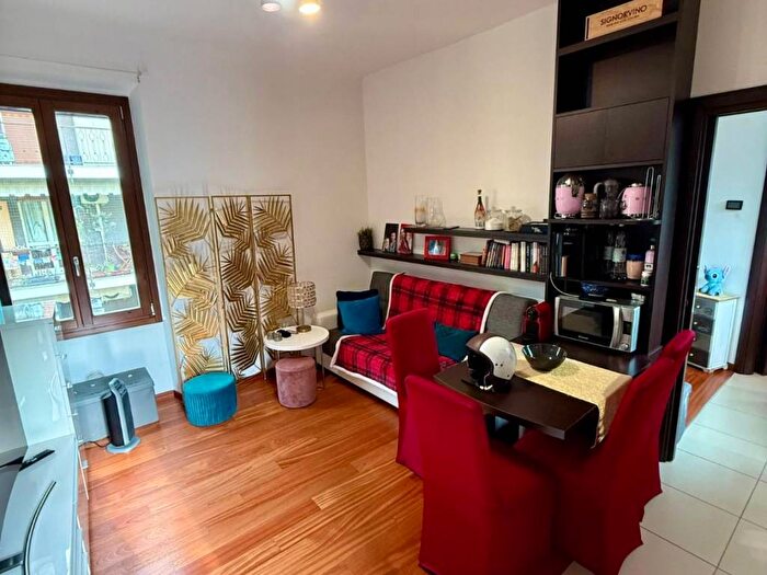 Appartamento bilocale in affitto in Zara, Milano