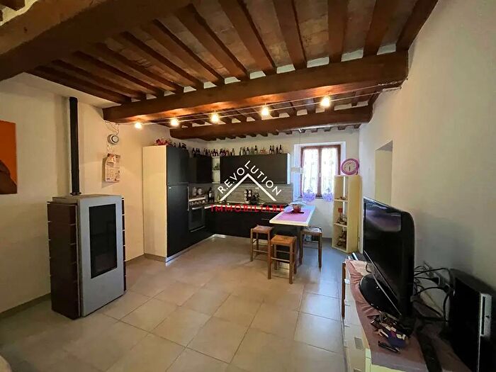 Casa con 12 locali in vendita in Vocabolo Coldellafonte Snc, Pietralunga