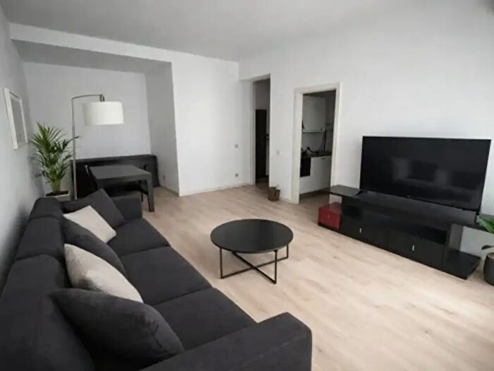 Appartamento trilocale in vendita in Via Giambellino, Milano