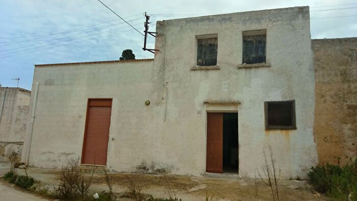 Casa con 6 locali in vendita in Marsala