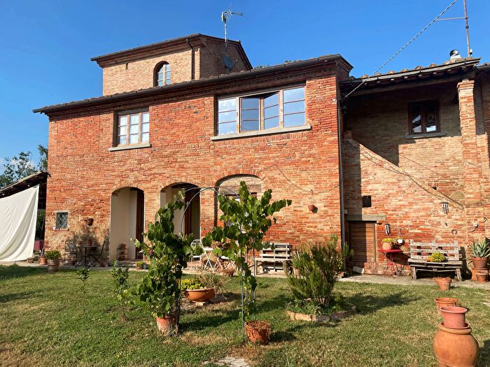 Casa con 12 locali in vendita in Colle, Foiano Della Chiana