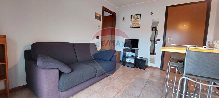 Appartamento bilocale in vendita in Via Giotto, Mariano Comense