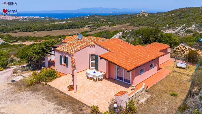 Casa con 5 locali in vendita in Loc La Malchisana Snc, Santa Teresa Gallura
