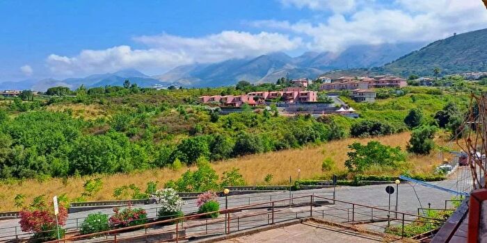 Appartamento trilocale in vendita in Parco Le Cicale, Scalea