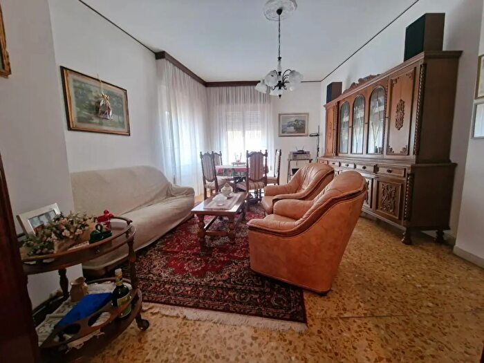 Appartamento quadrilocale in vendita in Carrara