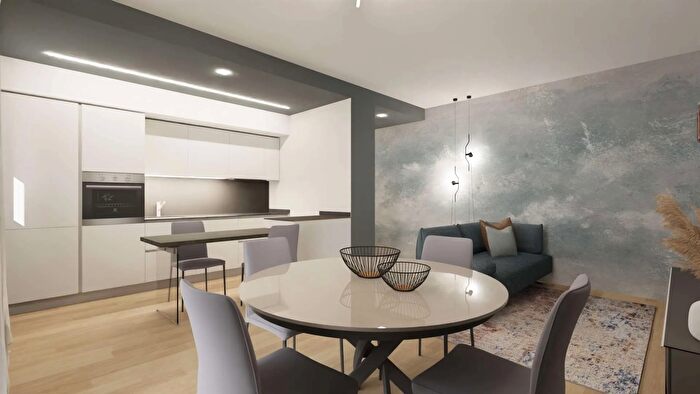 Appartamento trilocale in vendita in Via Fiume, Daverio