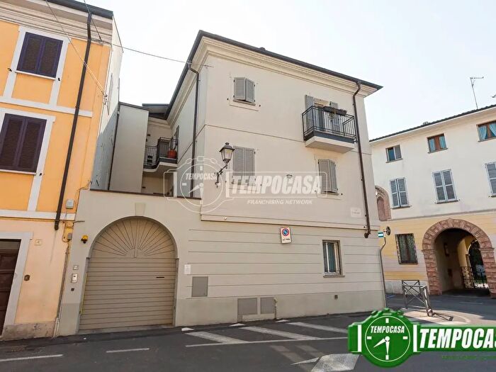 Casa con 7 locali in vendita in Via Santa Chiara, Crema
