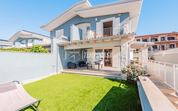 Appartamento quadrilocale in vendita in Via Colle Velia, Anzio