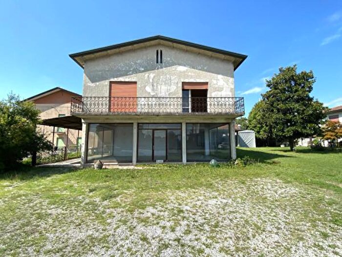 Casa con 6 locali in vendita in Cittadella