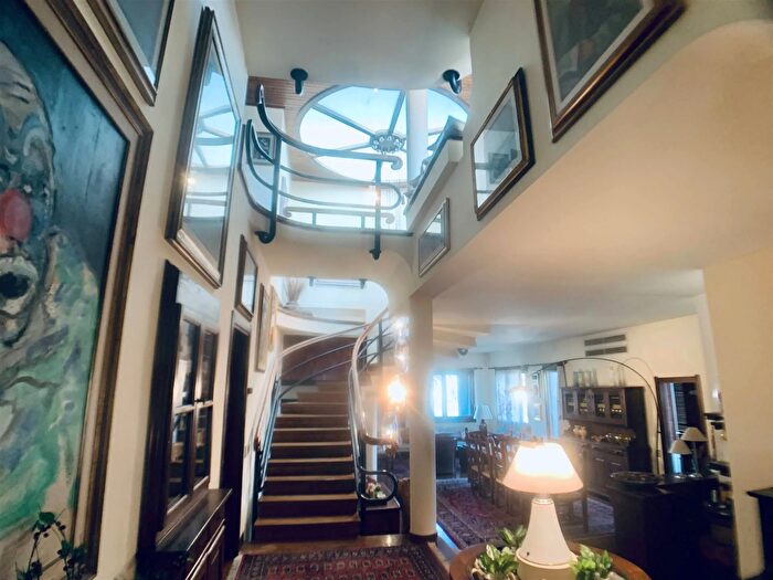 Casa con 9 locali in vendita in Via Giotto Pistoia, Pistoia