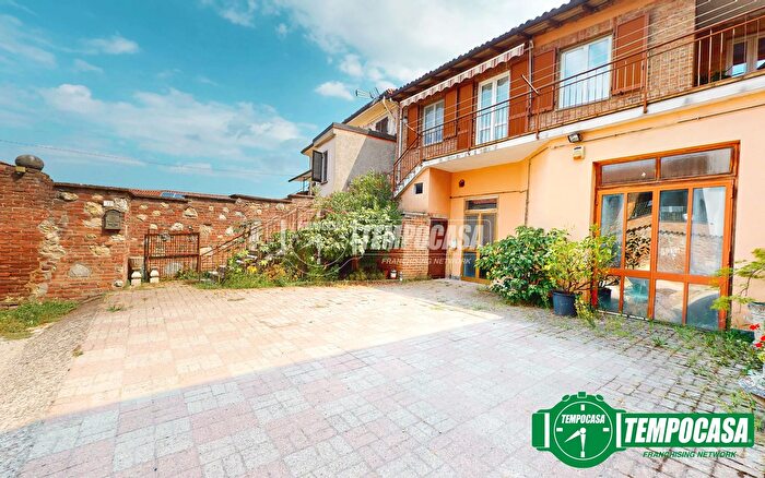 Casa con 8 locali in vendita in Lu e Cuccaro Monferrato