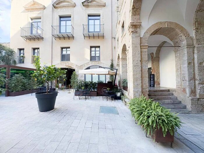 Appartamento bilocale in affitto in Via del Celso, Tribunale, Palermo