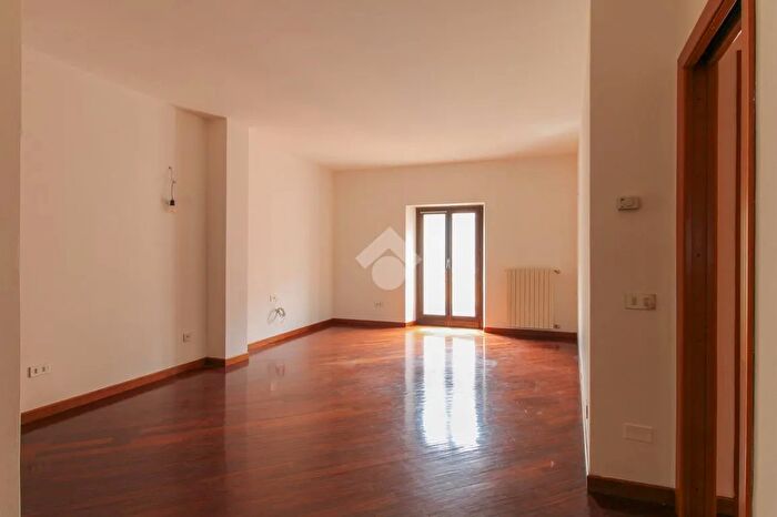 Appartamento trilocale in vendita in Vicolo Trabucco, Salo