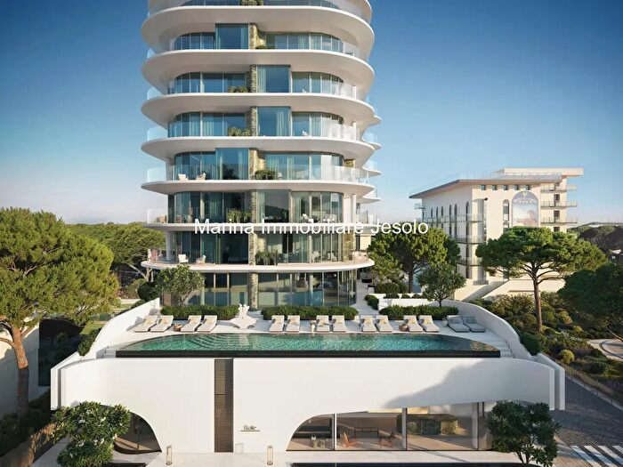 Appartamento quadrilocale in vendita in Via Andrea Bafile, Jesolo