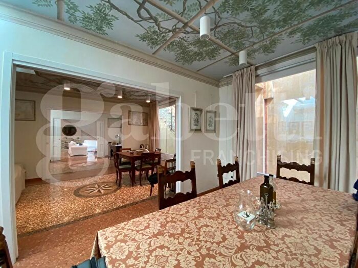 Casa con 5 locali in vendita in Via Dotti, Bologna