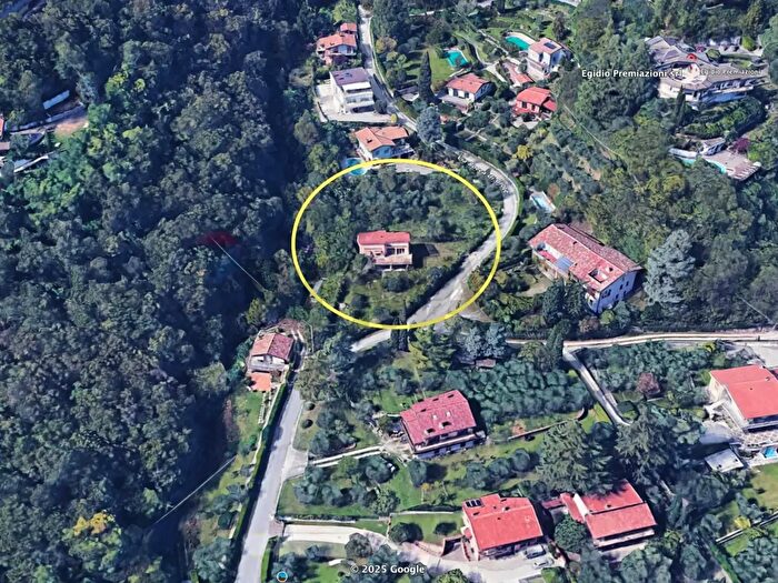 Appartamento con 8 locali in vendita in Via Bocca di Croce, Salo