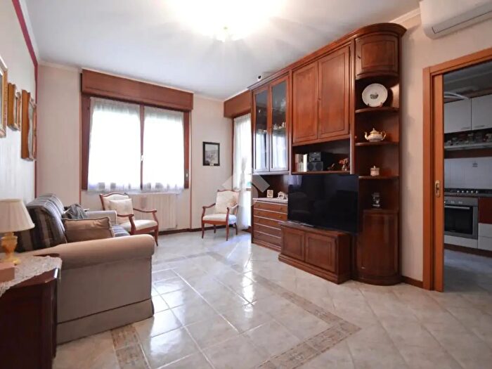 Appartamento trilocale in vendita in Via dei Prati, Monza