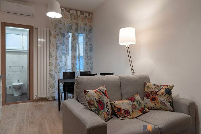 Appartamento bilocale in affitto in Via Giacinto Bruzzesi, Giambellino, Milano
