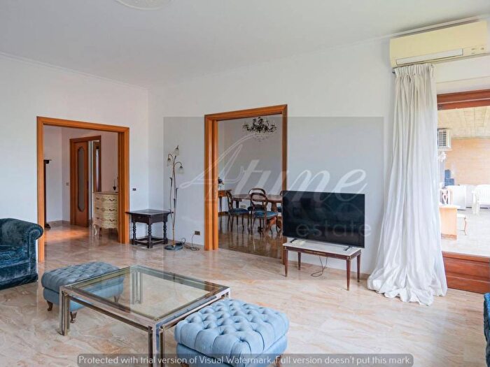 Casa con 6 locali in affitto in Via Cassia, Tomba di Nerone, Roma