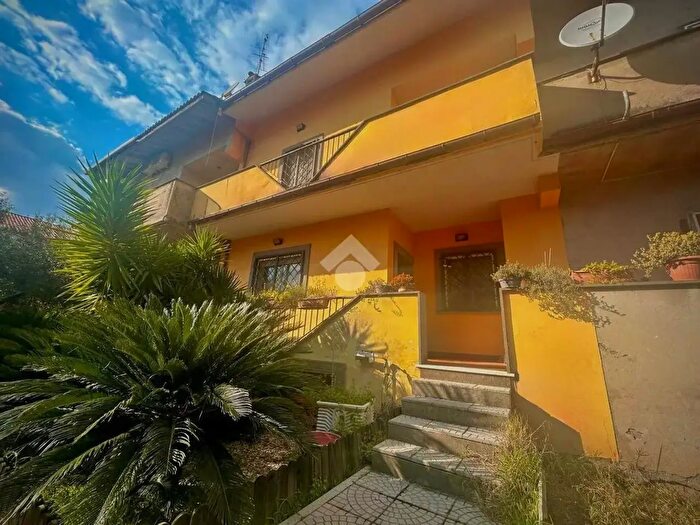 Casa con 5 locali in vendita in Via Calatafimi, Marino