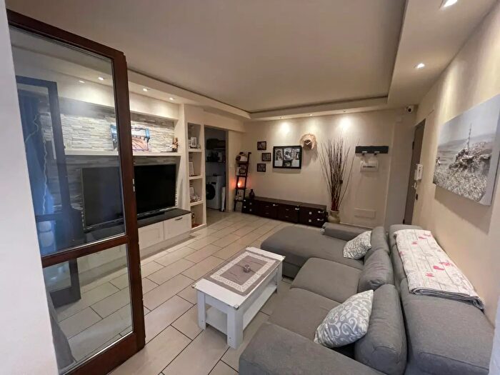 Appartamento trilocale in vendita in Via Campofranco, Roma