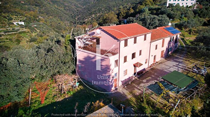 Casa con 12 locali in vendita in San Nazario, Savona