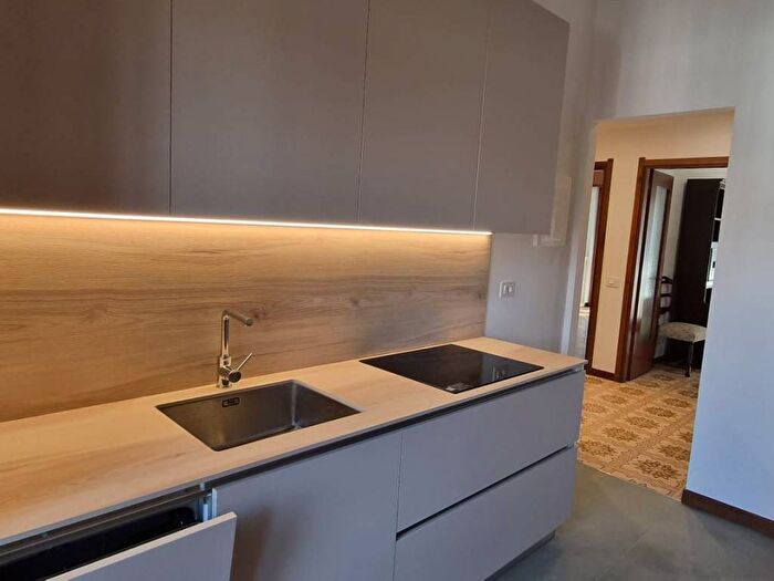 Appartamento con 5 locali in affitto in Via Marco dAgrate, Corvetto, Milano