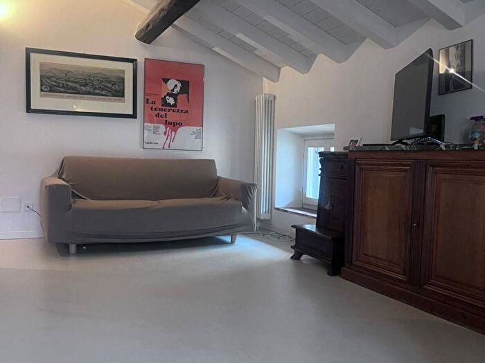 Appartamento trilocale in affitto in Via Bartolomeo Colleoni, Città Alta, Bergamo