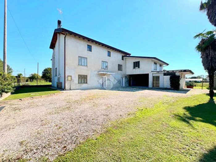 Casa con 5 locali in vendita in Via Tisanotti, Latisana