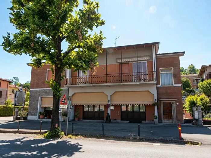 Casa con 8 locali in vendita in Via Claudia, Savignano Sul Panaro