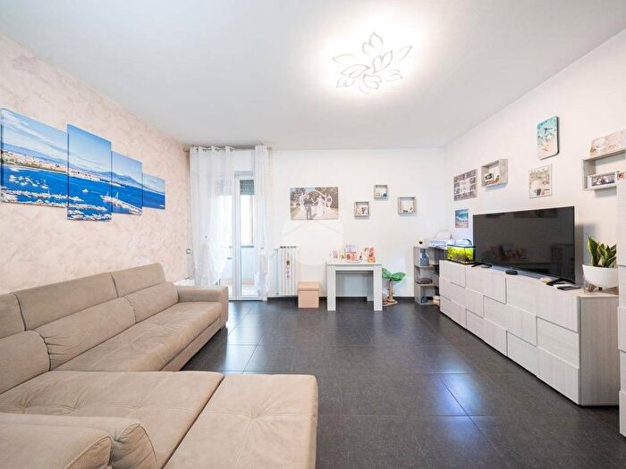 Appartamento trilocale in vendita in Via GPascoli, Cerese, Borgo Virgilio