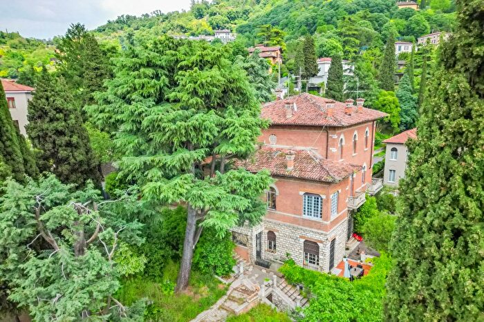 Casa con 15 locali in vendita in Via Panoramica dei Ronchi, Brescia