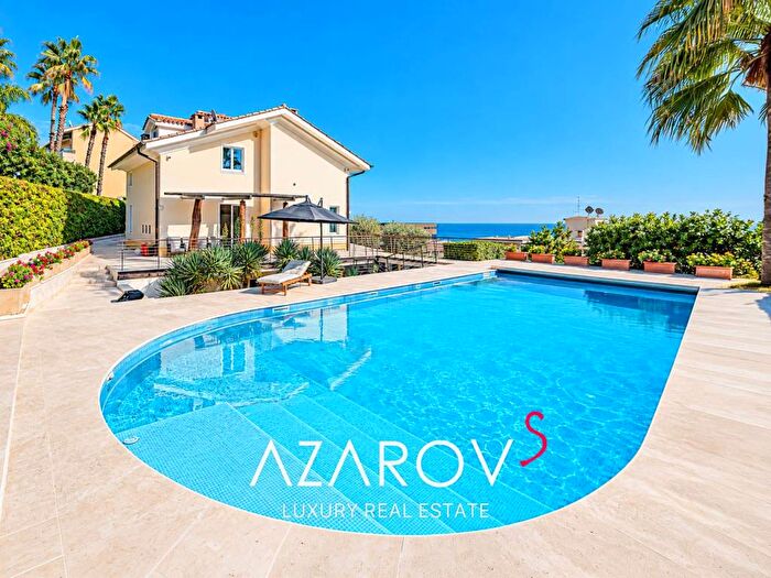 Casa con 6 locali in vendita in Via Padre Semeria, Foce Semeria, Sanremo