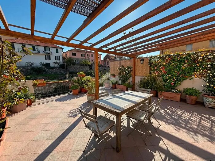 Appartamento trilocale in vendita in Via Vignasse, San Lorenzo Al Mare