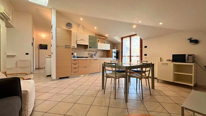 Appartamento trilocale in affitto in Viale della Rimembranza, Loano