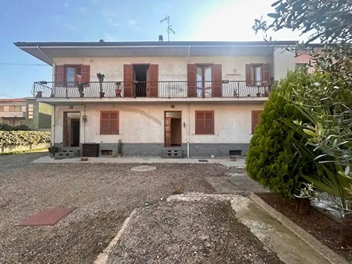 Casa con 5 locali in vendita in Vigevano