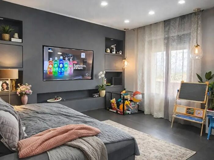 Appartamento con 5 locali in vendita in Montevarchi